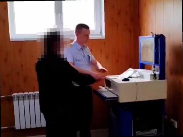 В Сочи задержали двух молодых людей, которые пытались помешать наркозакладчикам