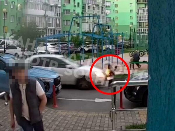 В Сочи машина наехала на четырехлетнего мальчика
