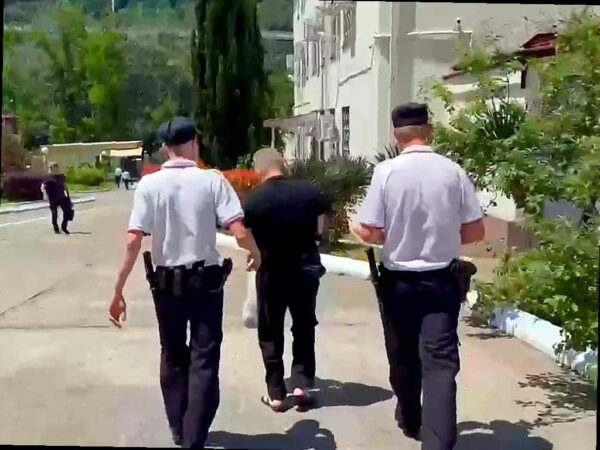В Сочи арестовали уличного торговца за незаконную деятельность