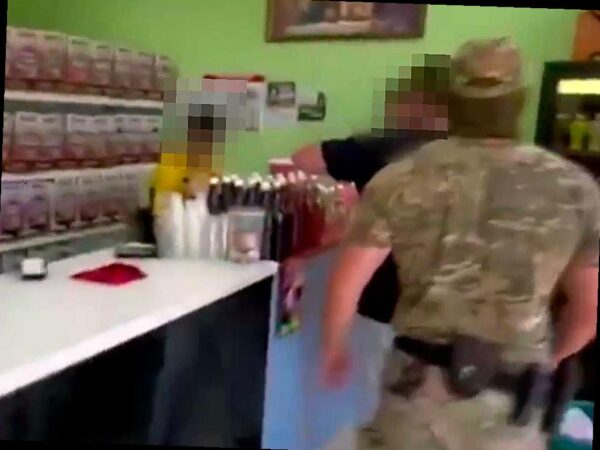 В Сочи у пенсионера изъяли 12 тонн контрафактного алкоголя