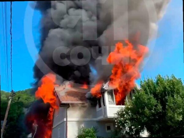 В селе Краевско-Армянском сгорел дом сегодня утром