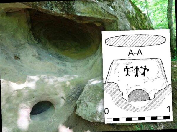 Уникальный барельеф с танцующими фигурами обнаружен на дольмене в Сочи