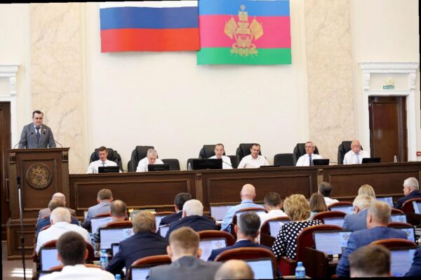 «Виктор Тепляков участвовал в заседании краевого парламента»