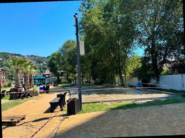В Лазаревском районе Сочи улучшают пешеходные зоны