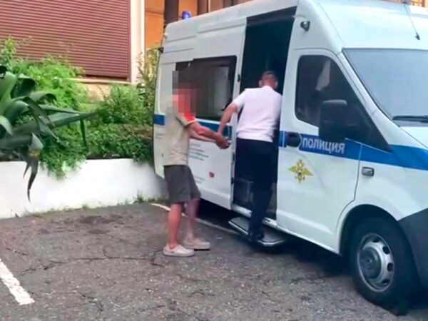В Сочи задержали мужчину, поджегшего знакомого на улице