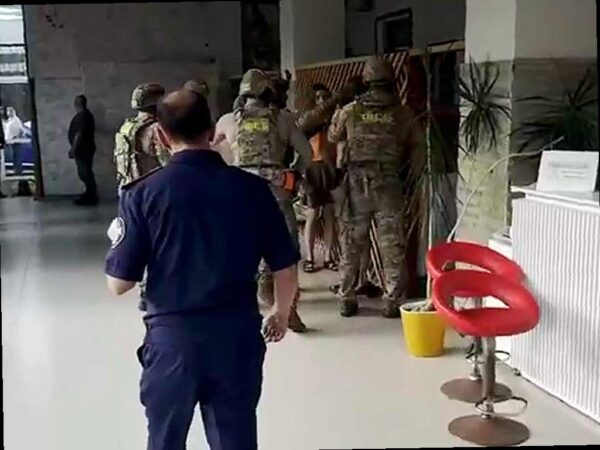 В Сочи арестовали мать и сына по подозрению в экстремизме
