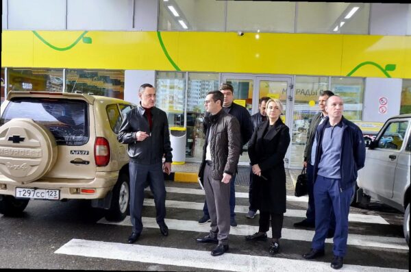 «Виктор Тепляков проверил АЗС в Сочи»