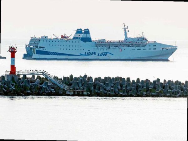 Паром Sea Bridge вернулся в Турцию без посещения Сочи