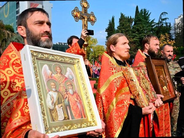 В Сочи прошел праздничный Крестный ход