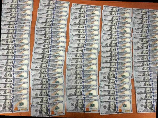 В Сочи остановили попытку незаконно вывезти деньги в Турцию