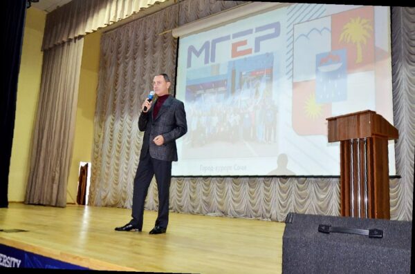 «Возможности сотрудничества с «Молодой Гвардией»: встреча Виктора Теплякова со студентами»