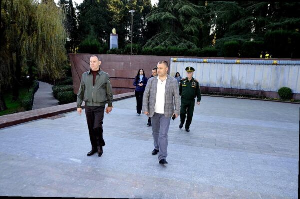 «Виктор Тепляков осмотрел мемориал на Завокзальном»