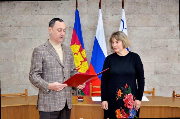 «Виктор Тепляков наградил специалистов Сочи»