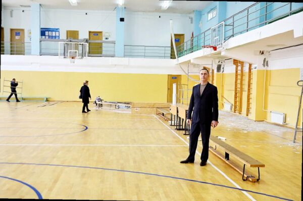 «Виктор Тепляков посетил спортивный комплекс Сочинского госуниверситета»