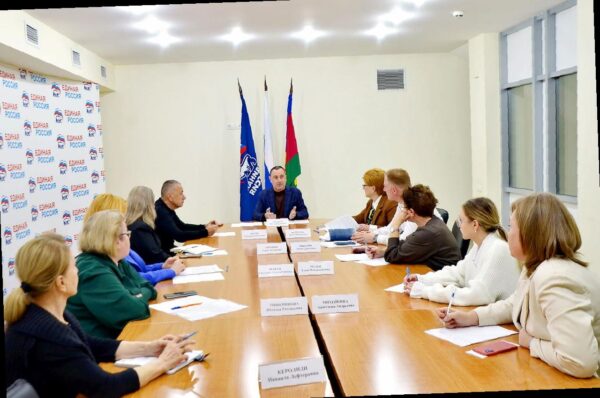 «Виктор Тепляков провел встречу по противооползневым работам в экоцентре Сочи»