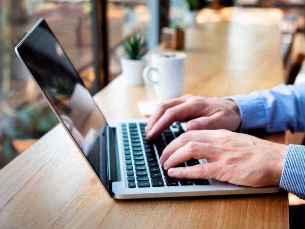 В 2026 году россиян не ожидает введение шестидневной рабочей недели