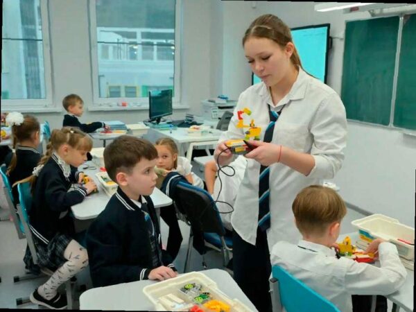 В этом году в образовательных учреждениях Сочи было реализовано 19 проектов инициативного бюджетирования. В школах курорта завершены 15 проектов, а в дошкольных учреждениях — еще четыре.