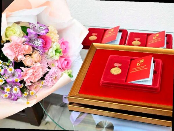 Многодетные матери Сочи получили знаки почёта «Материнская слава»