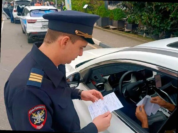 В Сочи начали борьбу с нелегальными таксистами