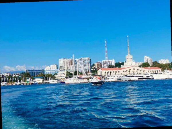 Вечерние учебные стрельбы в порту Сочи