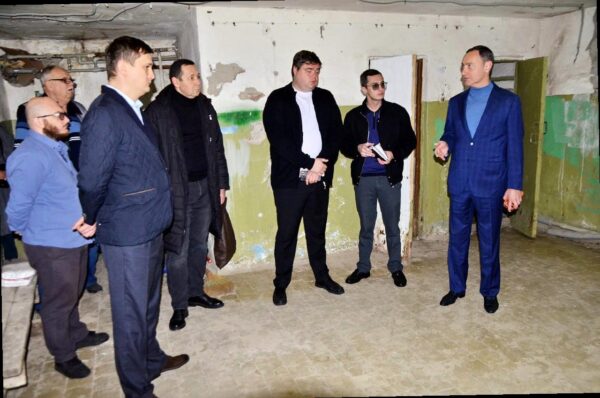 «Виктор Тепляков осмотрел убежища на улице Гагарина в Сочи»