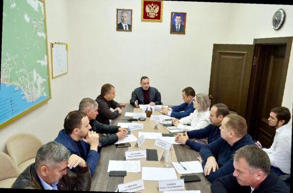 «Виктор Тепляков рассмотрел проблему парковки в водоохранной зоне»