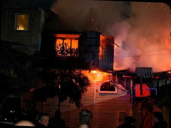 В центре Сочи потушен крупный пожар в двухэтажном доме