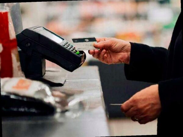 В Сочи женщина прятала чужую кредитную карту для «черного дня»