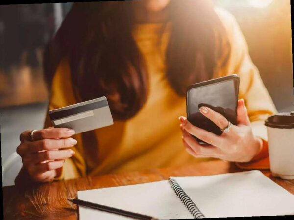 Аферисты из Сочи обманули женщину на 7 миллионов рублей, выдавая себя за правоохранителей