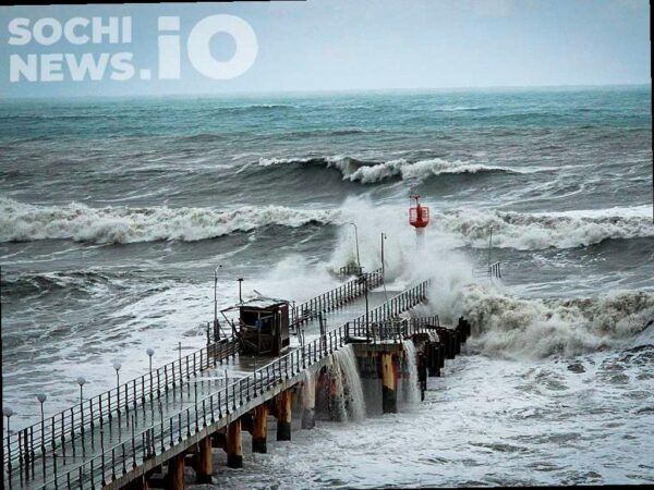 Сочи: ждем усиление волн в море