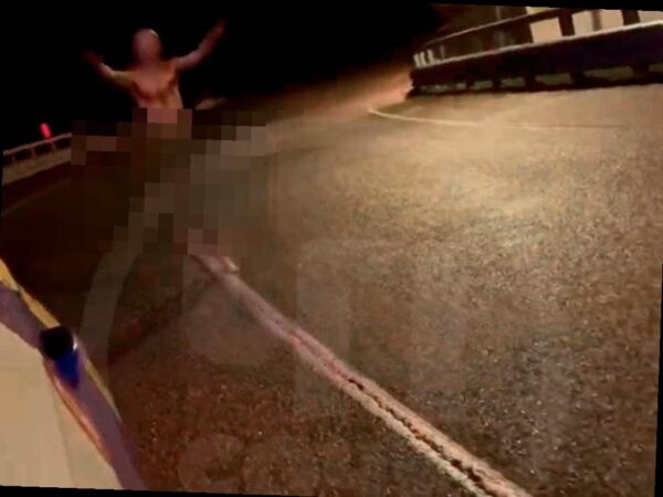 Голый человек пугал водителей на трассе в Сочи