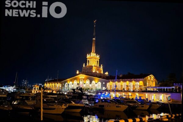 В акватории морского порта Сочи до вечера проходят учебные стрельбы