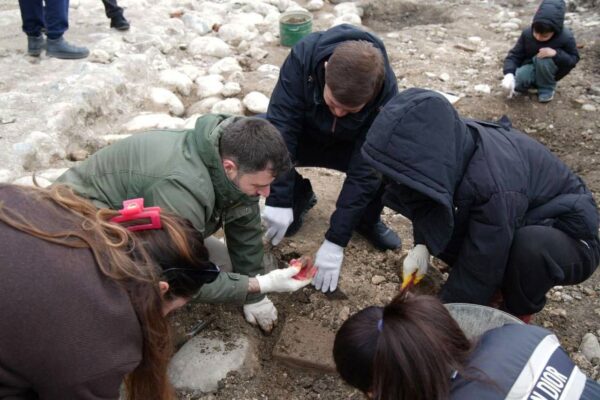 Ажиотаж на раскопках в Абхазии: на набережной находят монеты Римской и