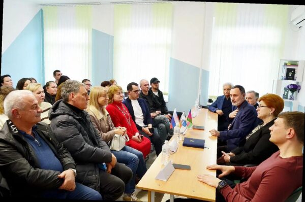 «Виктор Тепляков обсудил строительство новой школы в селе Пластунка»