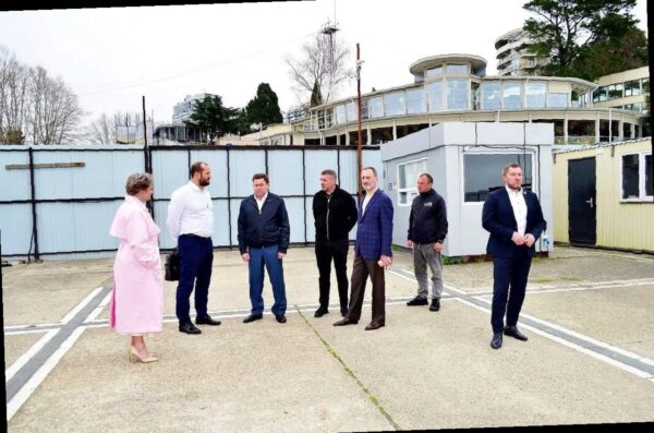 «Виктор Тепляков проверил готовность пляжей в Сочи»